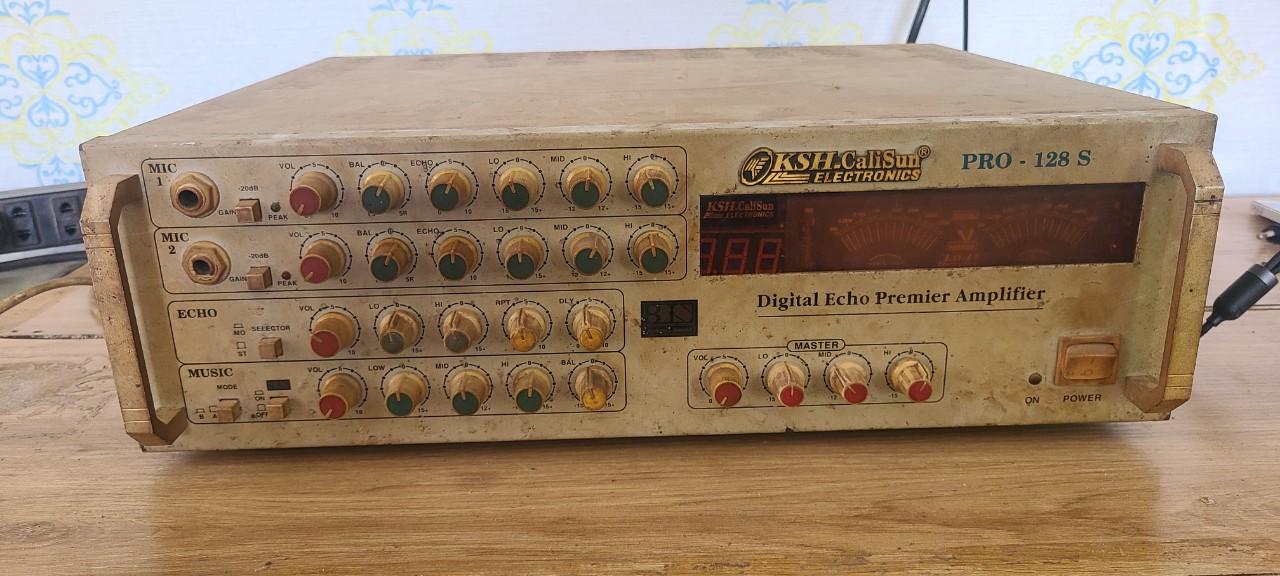 Ampli CaliSun model: PRO-128S ( 8c ) còn chạy, bán xác