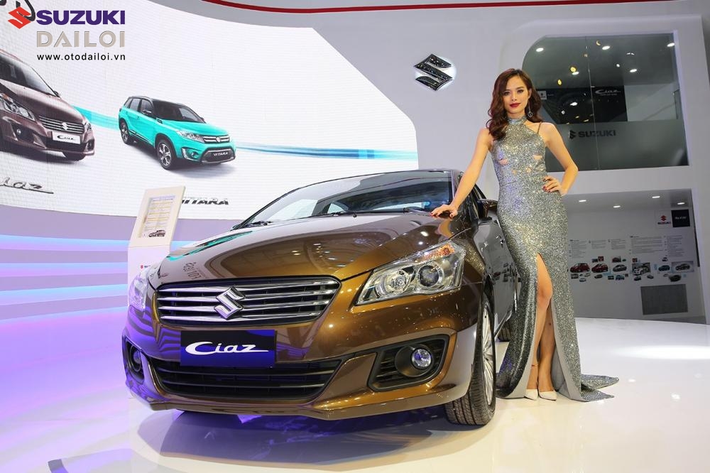 SUZUKI CIAZ:  Cường lực màn cảm ứng