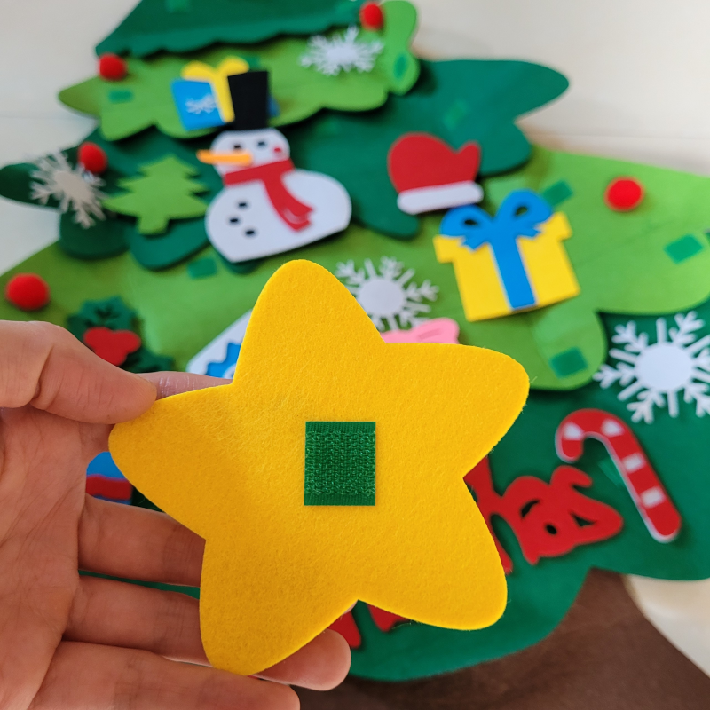 [Tặng kèm đèn led và pin, móc treo, sticker] Cây Thông Noel Vải Dạ  Treo Tường Trang Trí