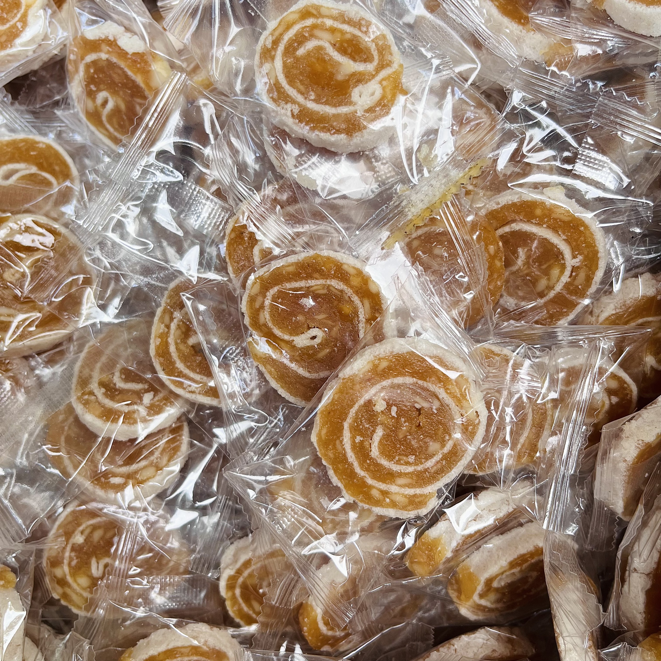 Túi 500g kẹo khóm dừa non cuộn bánh phồng