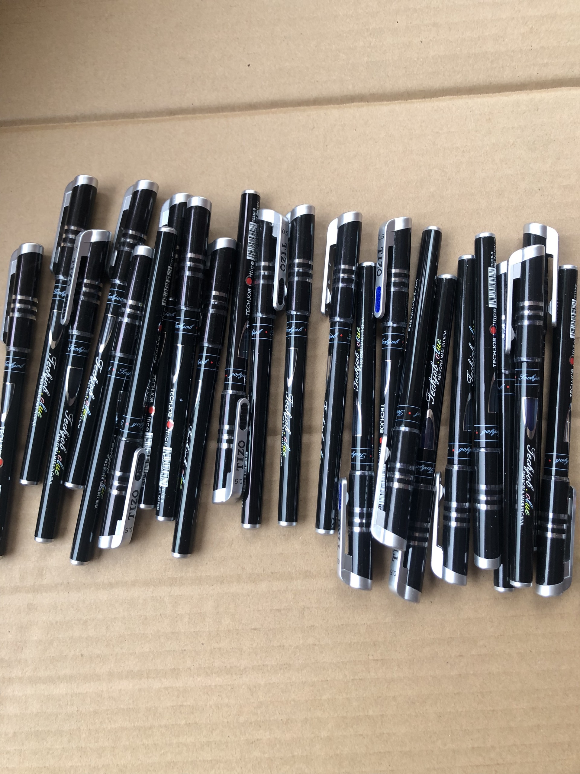 Hộp 12 Bút Bi Nước TIZO Nét 0.5mm
