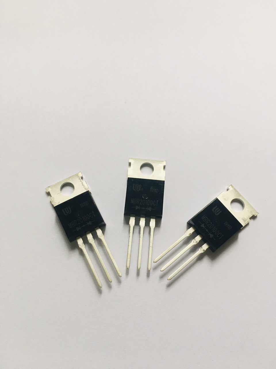 Đi ốt Diode Schottky MBR20100CT 20A 100V-TO220