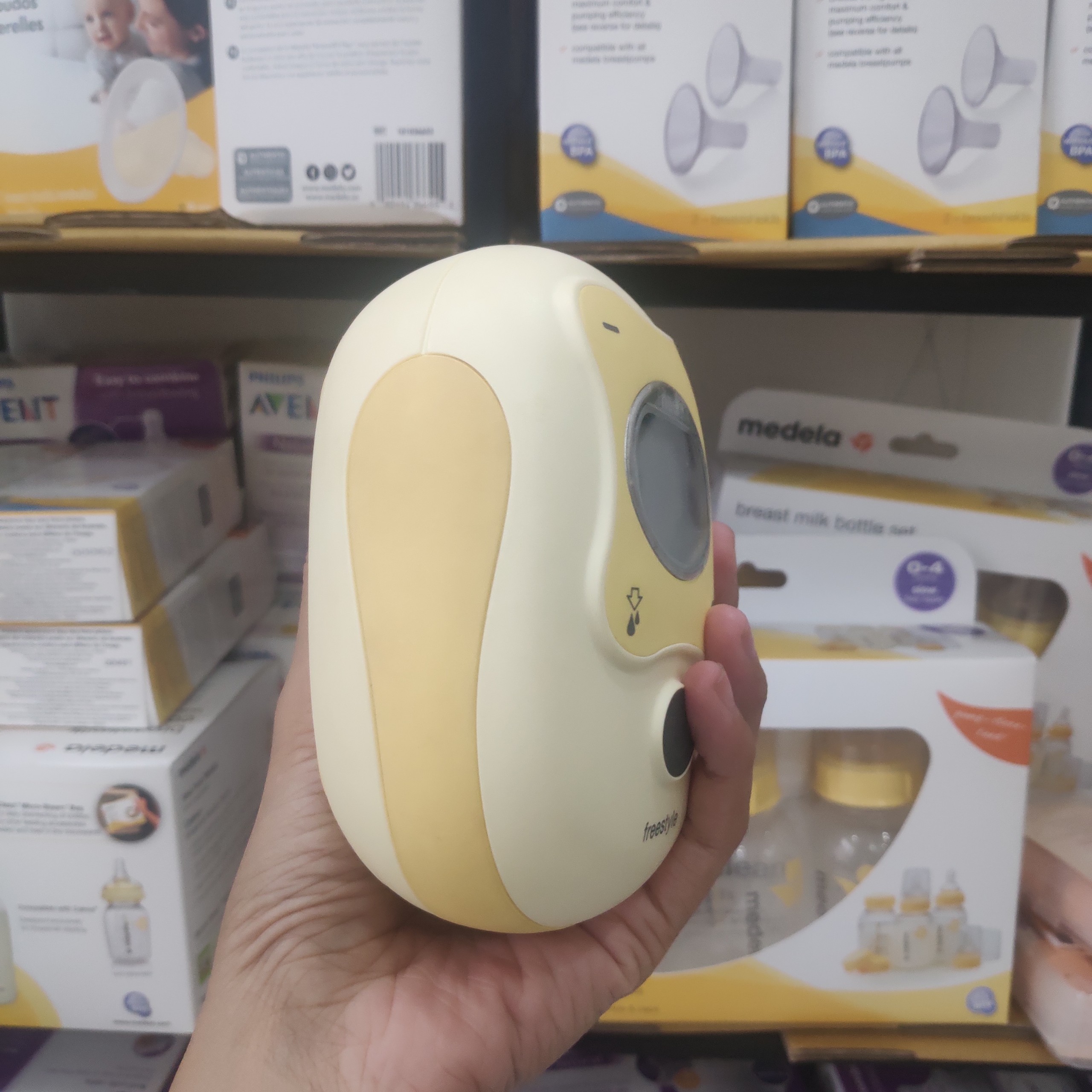 [HCM]Máy hút sữa Medela Freestyle Like New