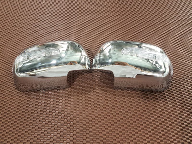Ốp gương chiếu hậu Innova 2006-2013 có đèn