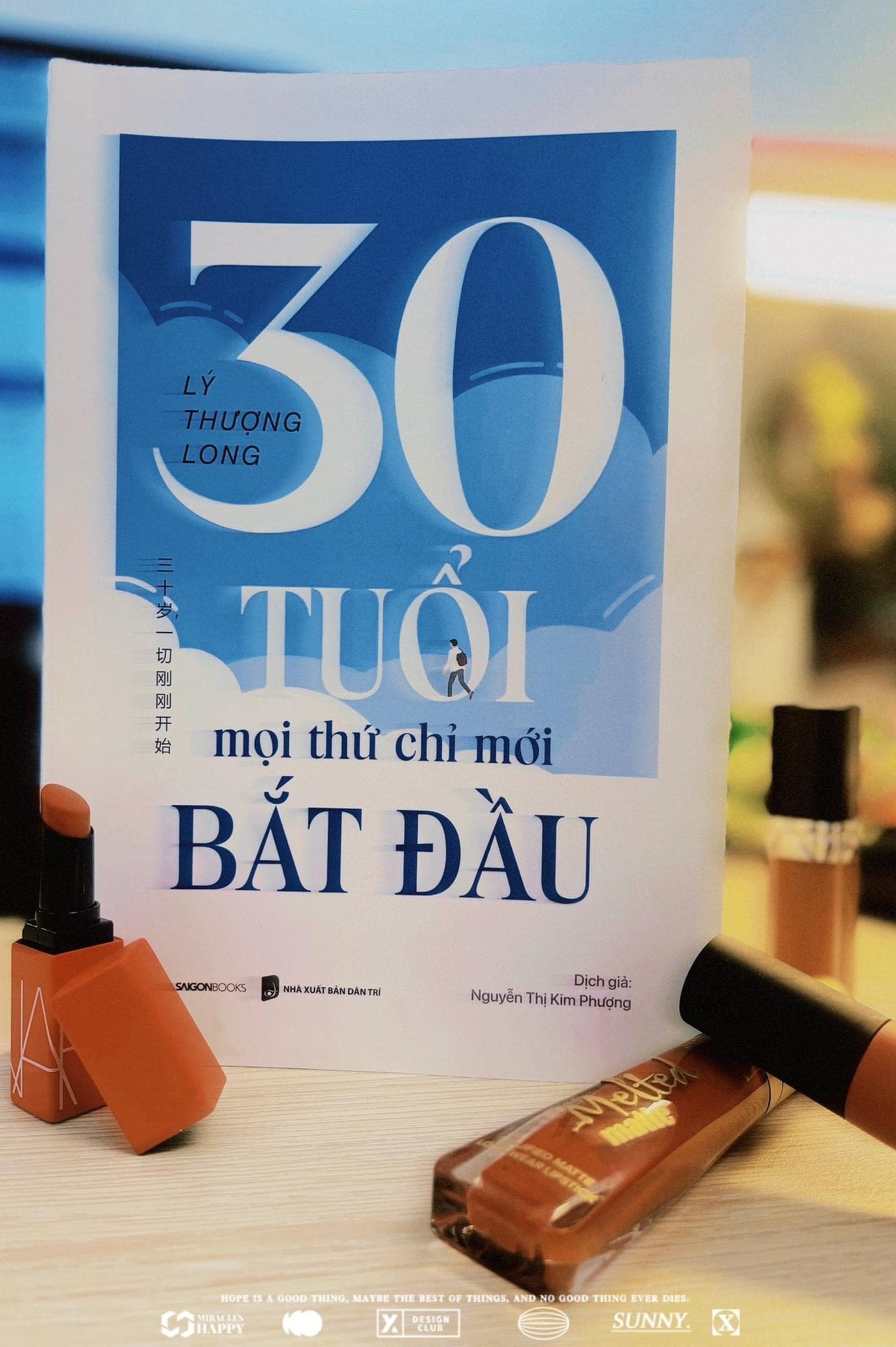 Sách - 30 tuổi, mọi thứ chỉ mới bắt đầu