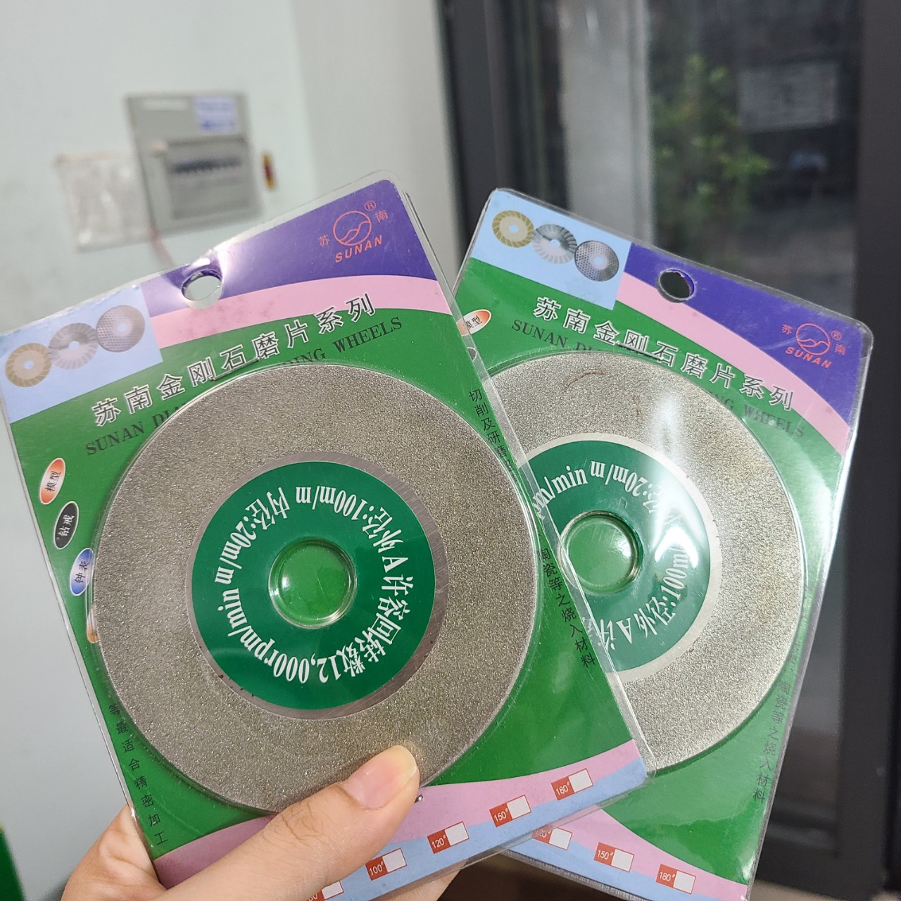 Phụ kiện đi kèm máy mài  trong công trình xây dựng -ĐÁ MÀI KÍNH VĨ  XANH