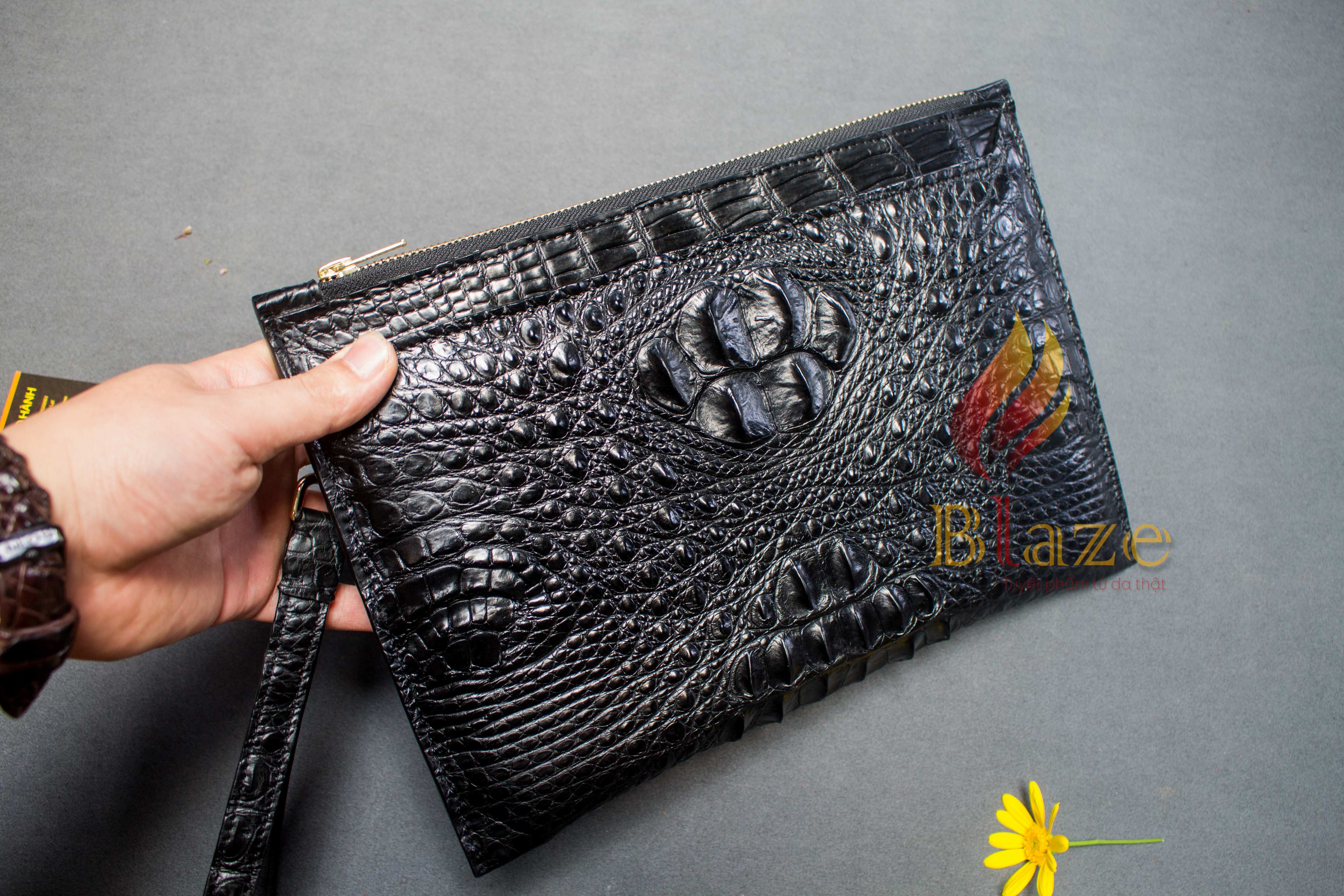 Ví Clutch kẹp nách da cá sấu Blaze