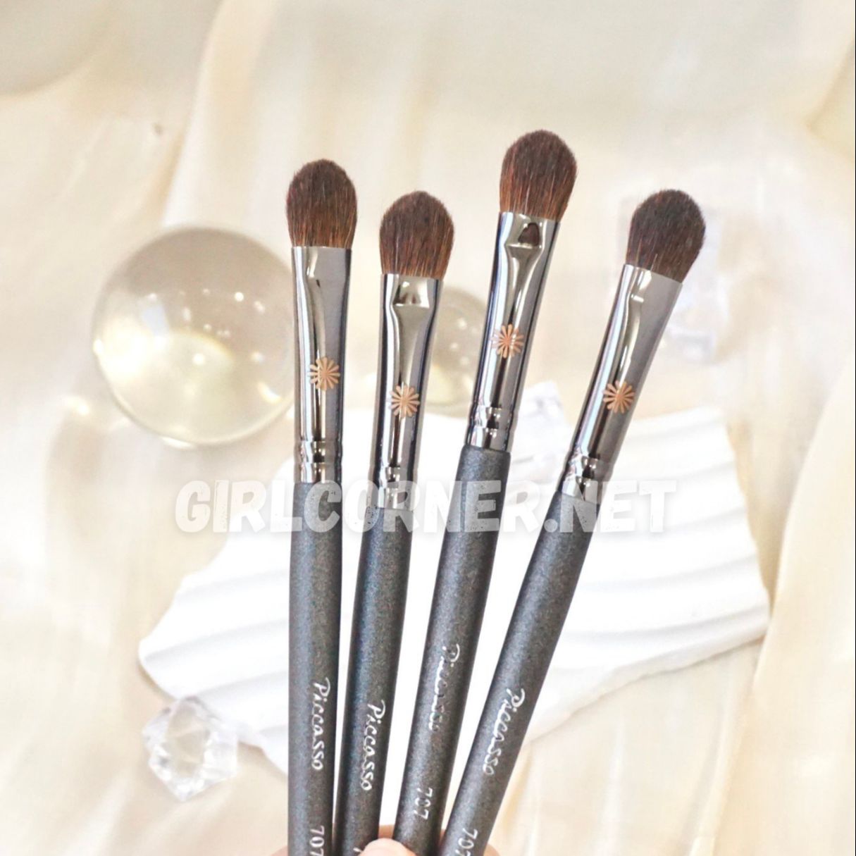 [HCM]Cọ bầu mắt Piccasso 707