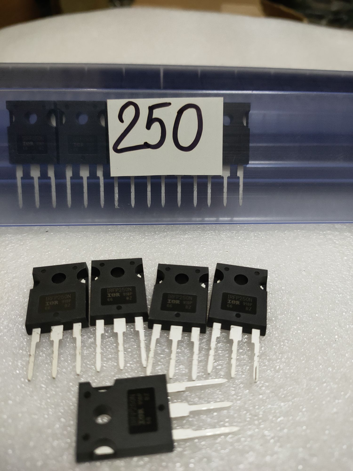 2 Tranzito Sò MOSFET IRF250