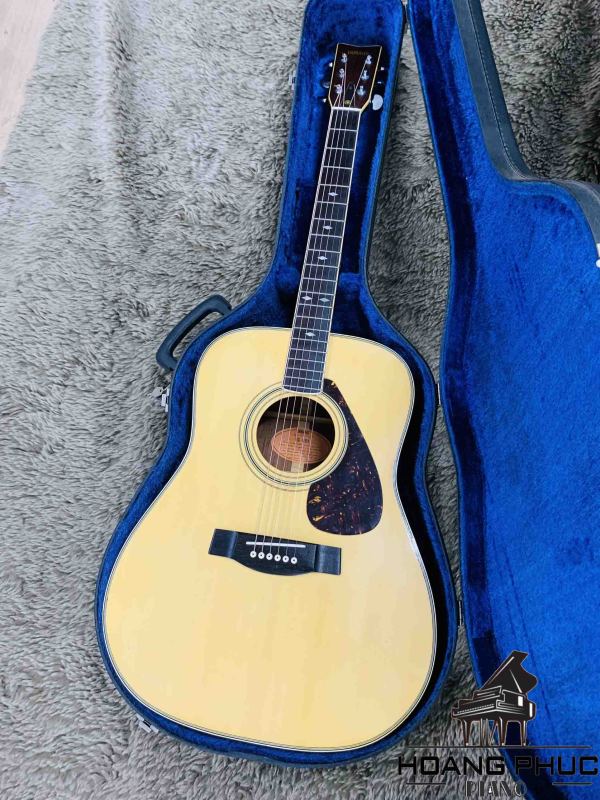 Guitar Yamaha FG351