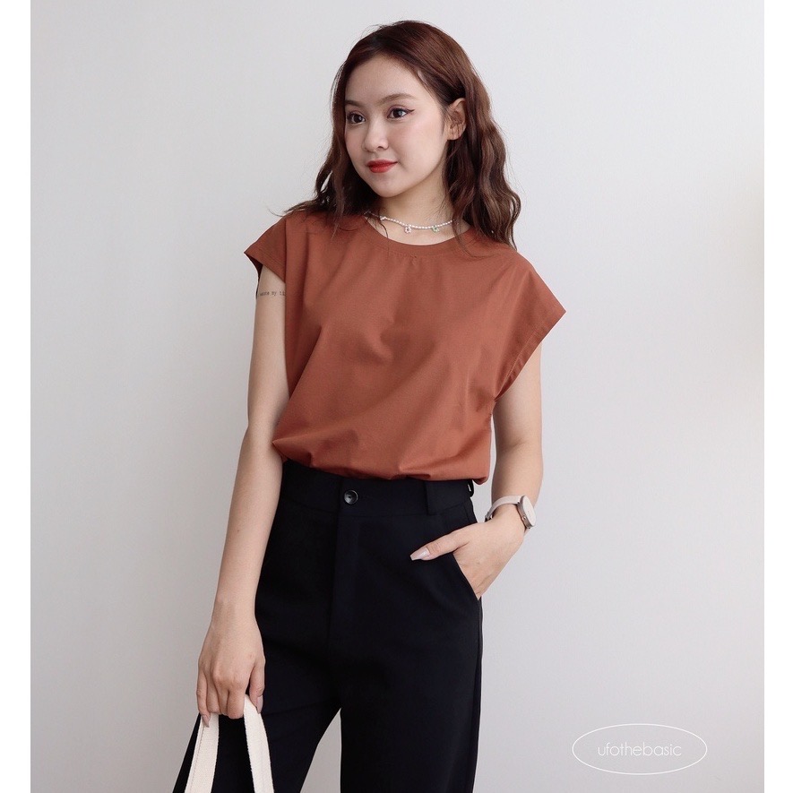 [Nhập LAZLOOK99 GIẢM 100K/500K] Áo thun cotton cổ tròn tay hến - Sleeve-less Top - by ufo.thebasic