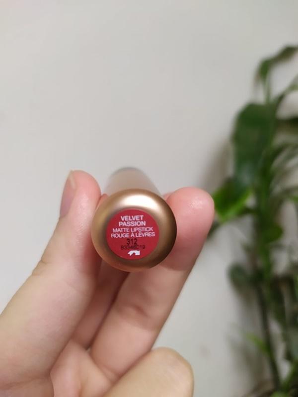 Son lì Kiko velvet passion matte 312 cherry