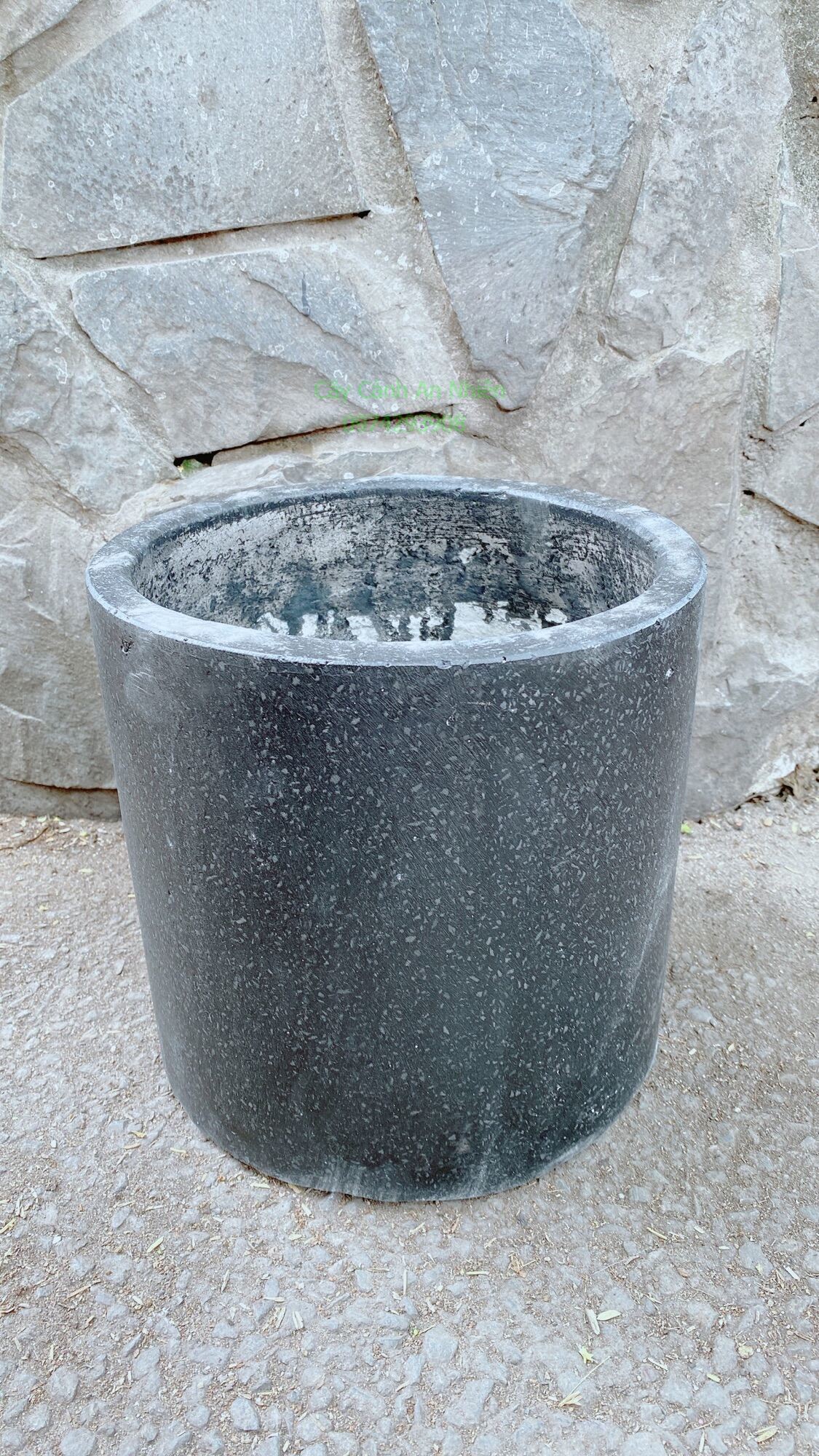 Chậu Xi Măng Trồng Cây 25*25cm (chỉ giao hcm)