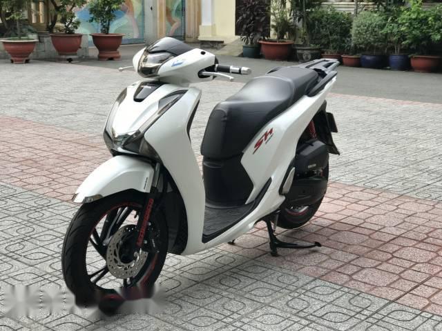 Thảm lót chân xe máy SH150i