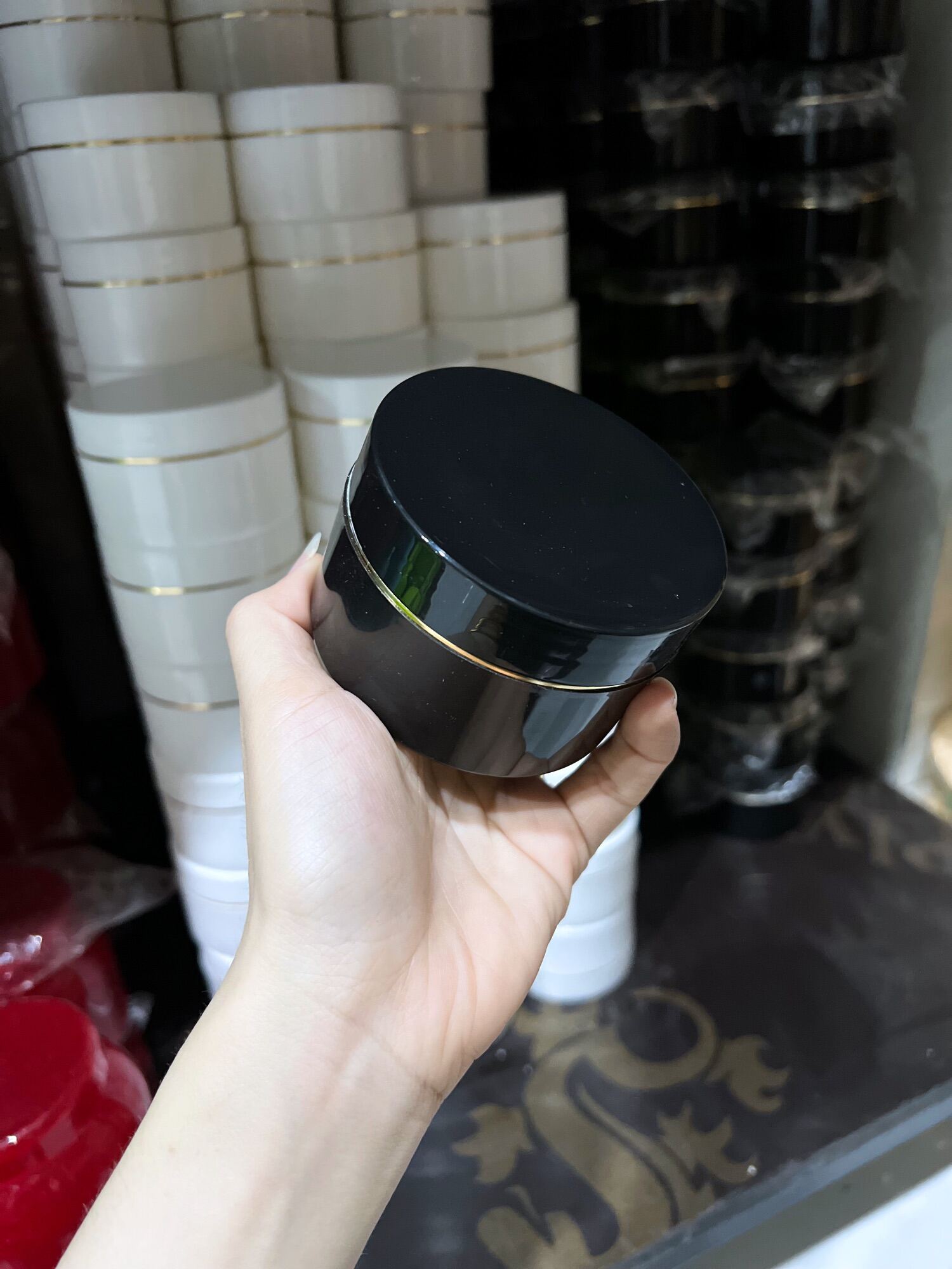 [HCM]Lẻ hủ đựng kem 200g màu trắng đục