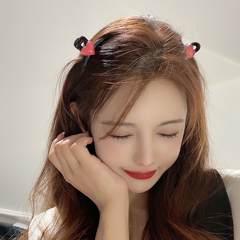 Kẹp tóc tim hồng nhỏ cho nàng thêm xinh