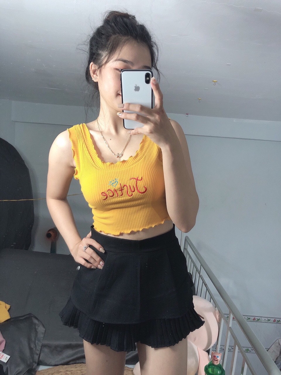 Áo croptop thêu Justice
