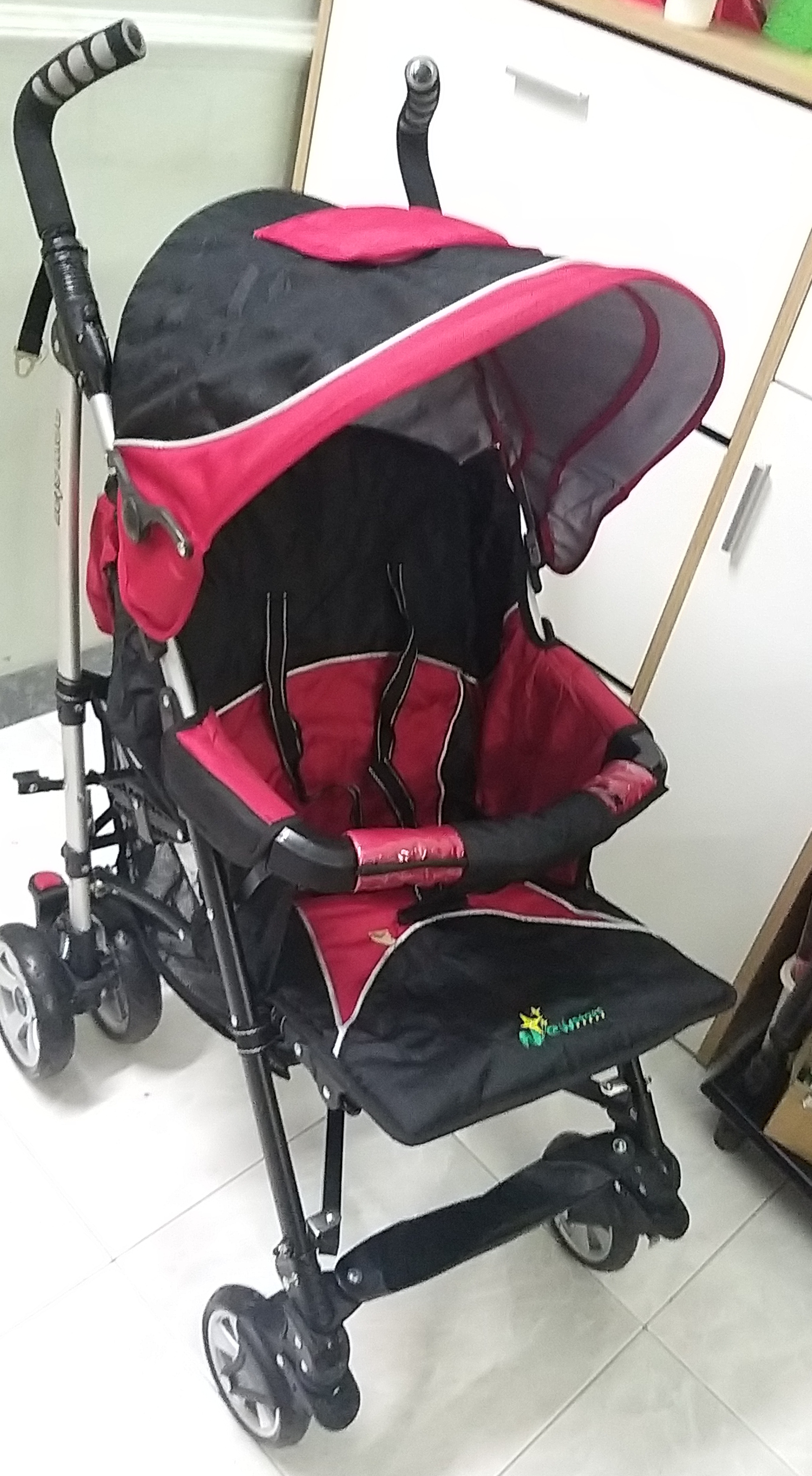 Xe đẩy trẻ em U1388F