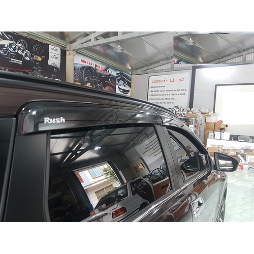 Vè che mưa theo xe toyota rush 2018-2020 đẹp