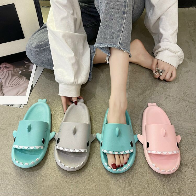 Dép Cá Mập 5 màu Full Size 36 đến 41 ( size bé lấy tăng 2 size sẽ vừa )