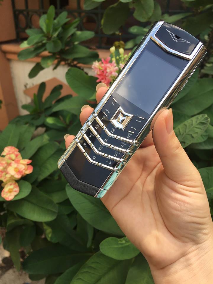 ĐIỆN THOẠI ĐỘC LẠ SIGNATURE K8 LƯNG DA BỀN ĐẸP