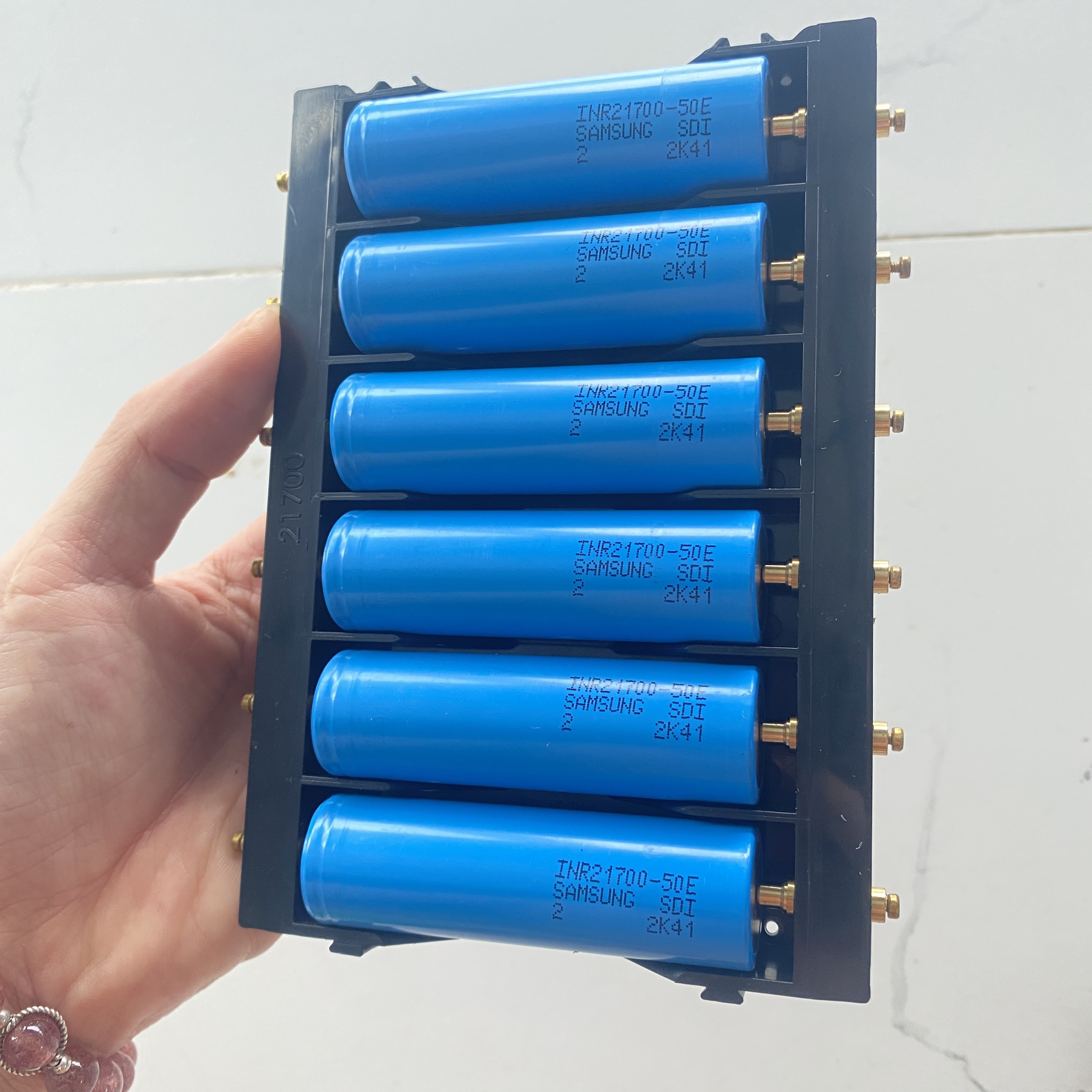 Khay cân bằng pin 21700 vip  màu đen ( khay 6)