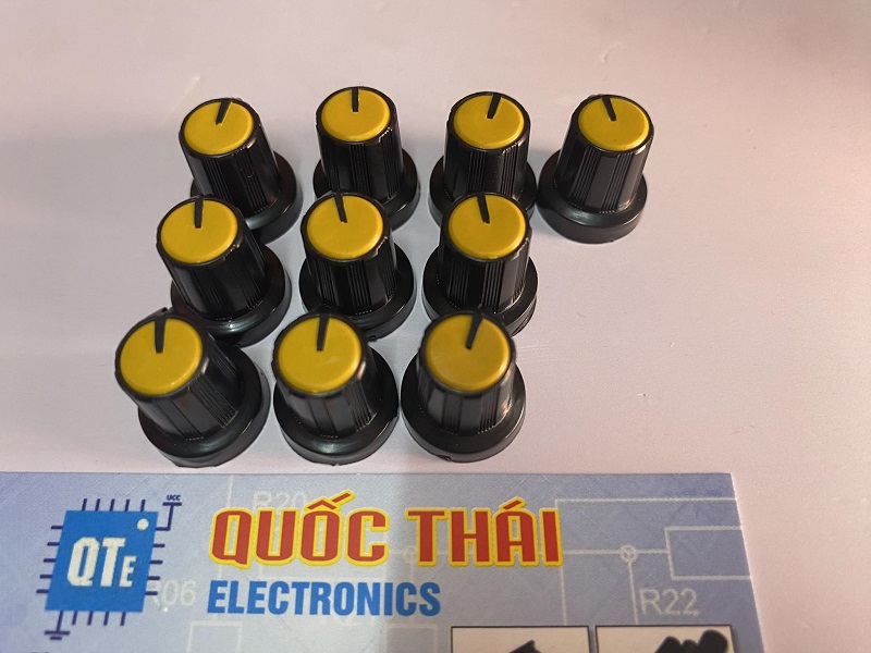 Combo 10 núm volume màu vàng chặt góc