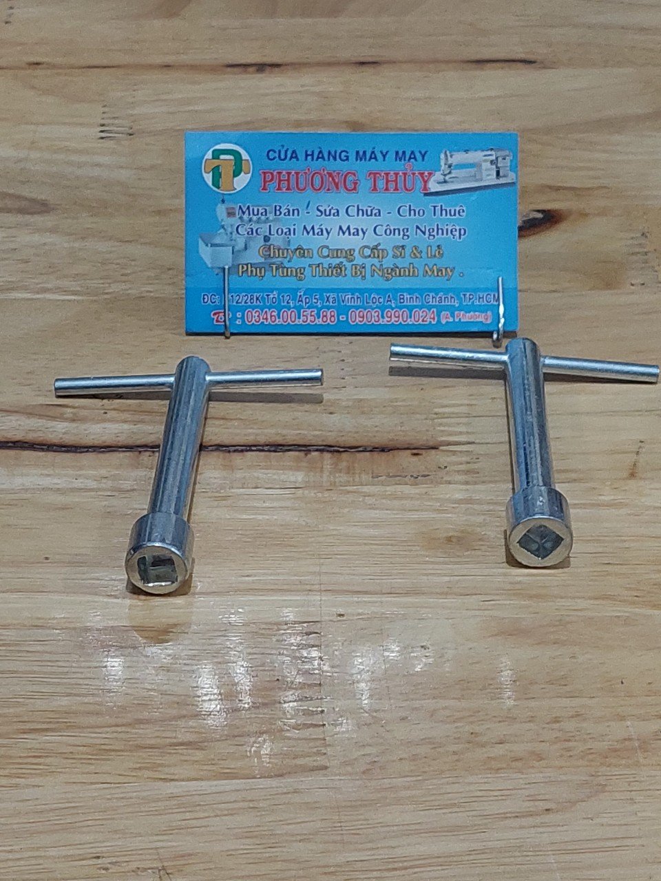 khoá T mở máy cắt đứng