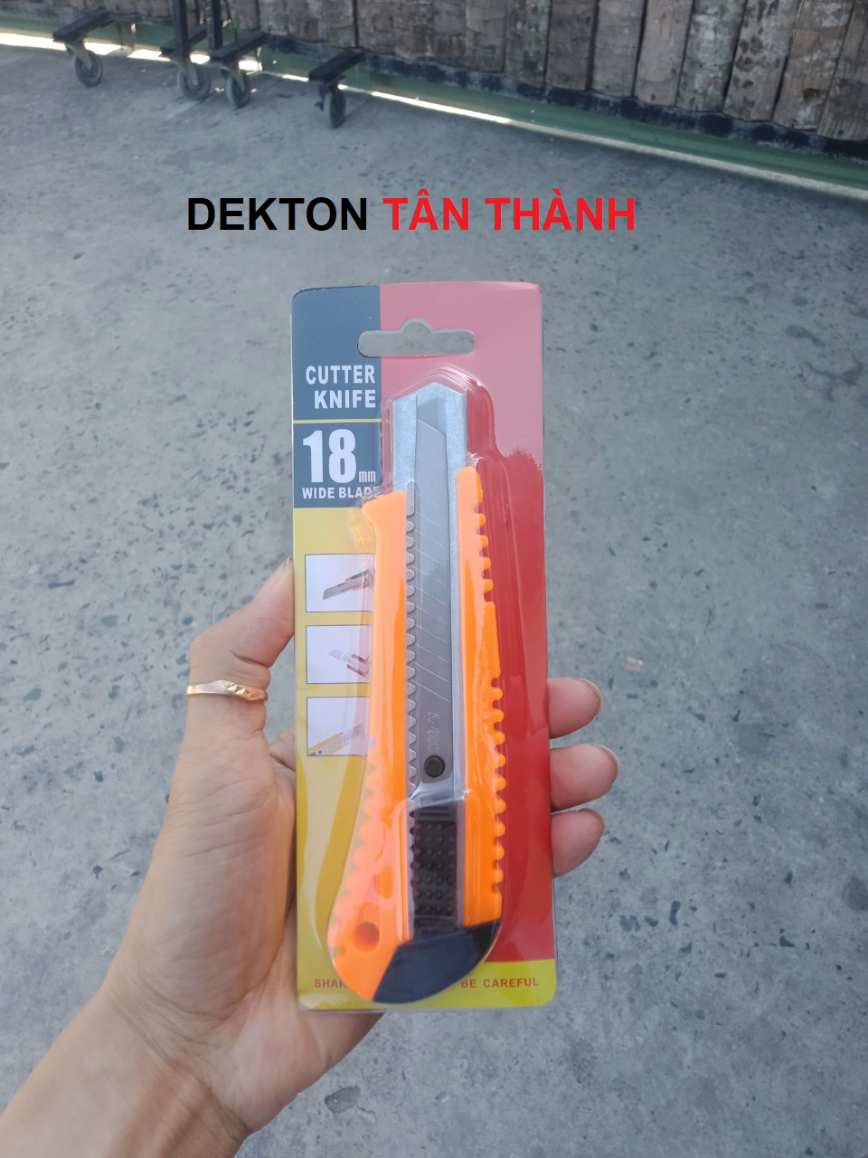 [Hàng tặng] Dao rọc giấy lớn 18mm / Kèm lưỡi