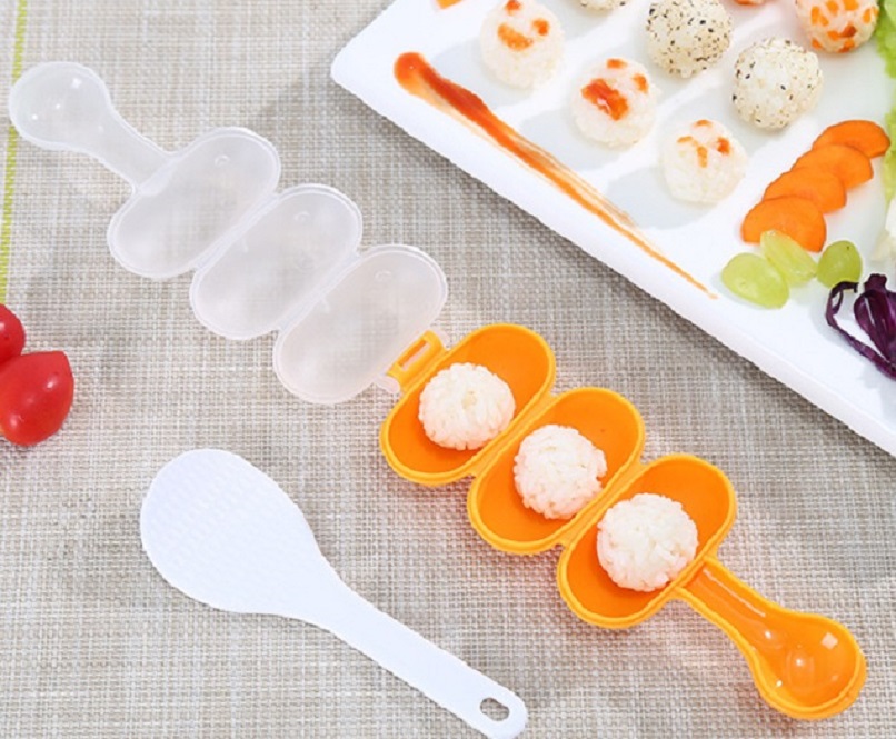 Khuôn Lắc Cơm Hình Tròn 3 Ngăn Cho Bé Hàng Xuất Nhật