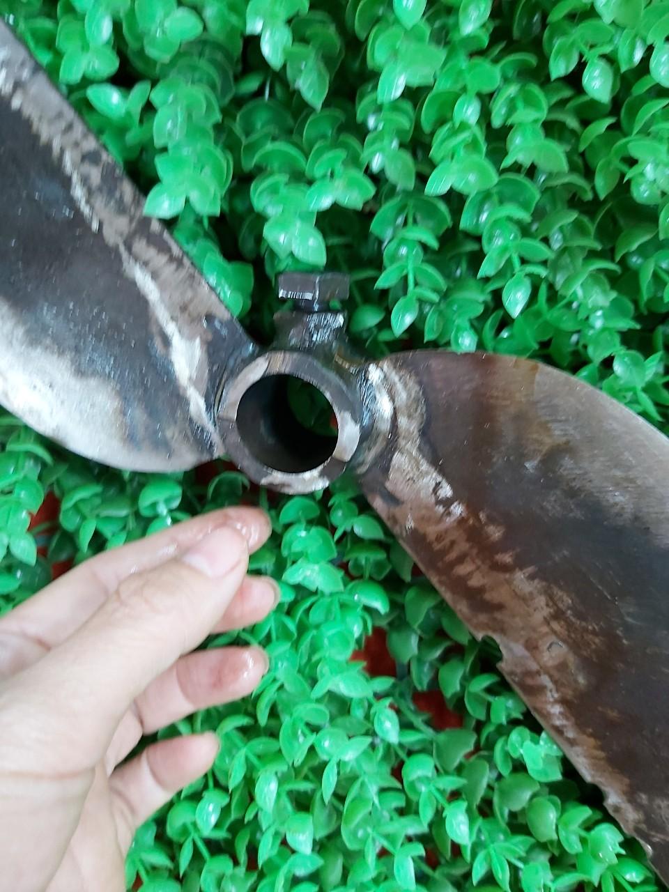 Lưỡi dao lắp máy băm chuối làm bằng nhíp ô tô nhật - Máy băm chuối cả cây tại Đồng Nai