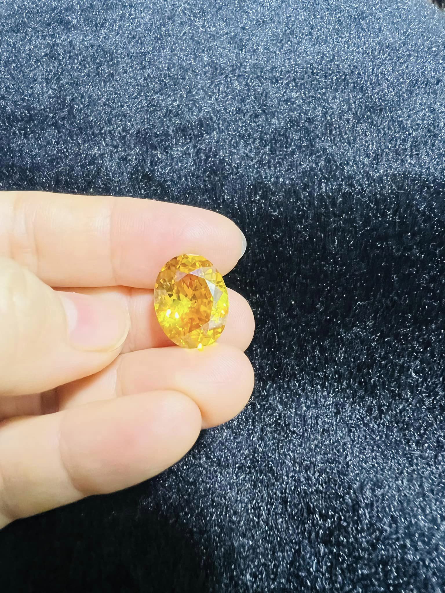 Mặt nhẫn thạch anh vàng cắt giác sáng lấp lánh