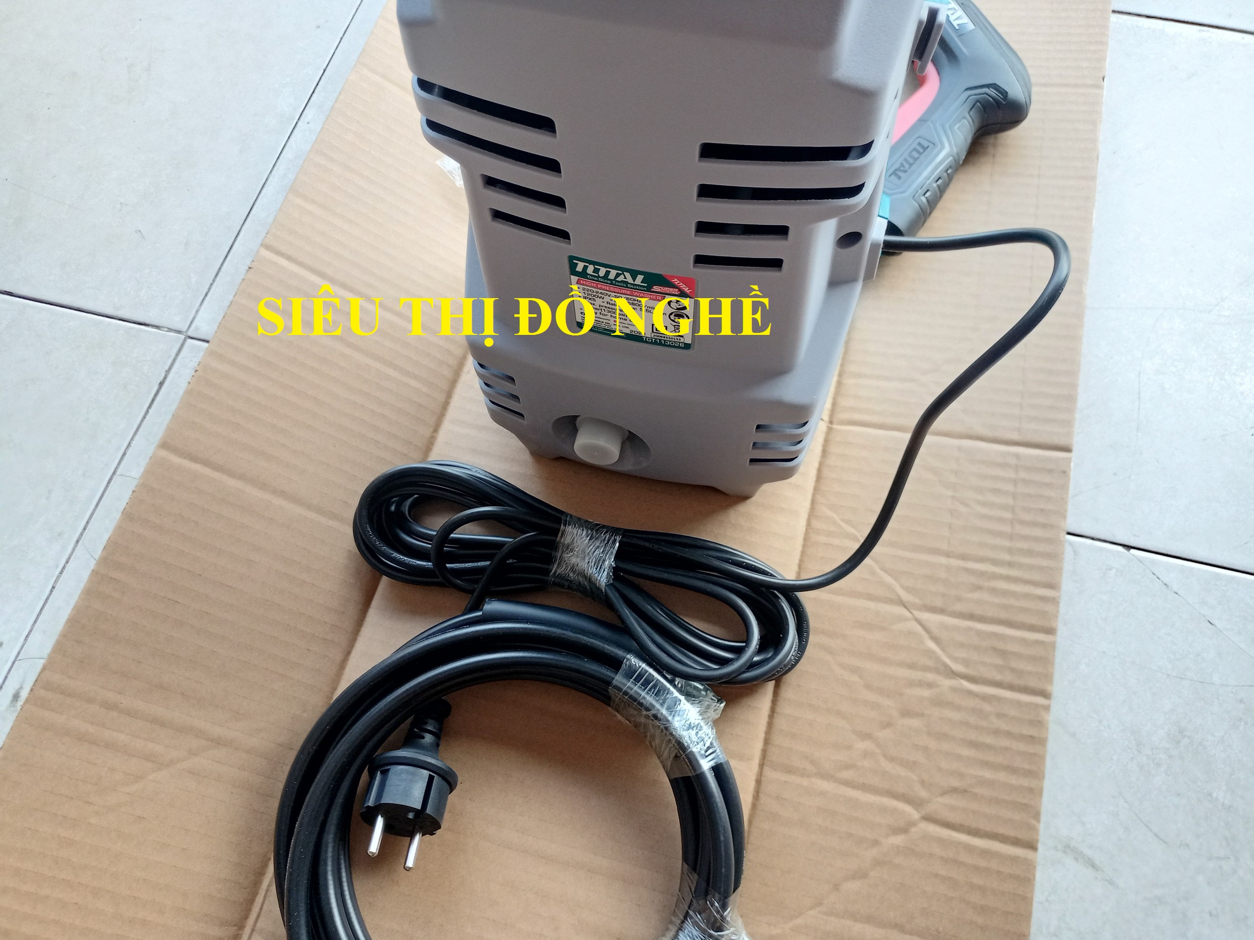 Máy xịt rửa 1200W total TGT113026