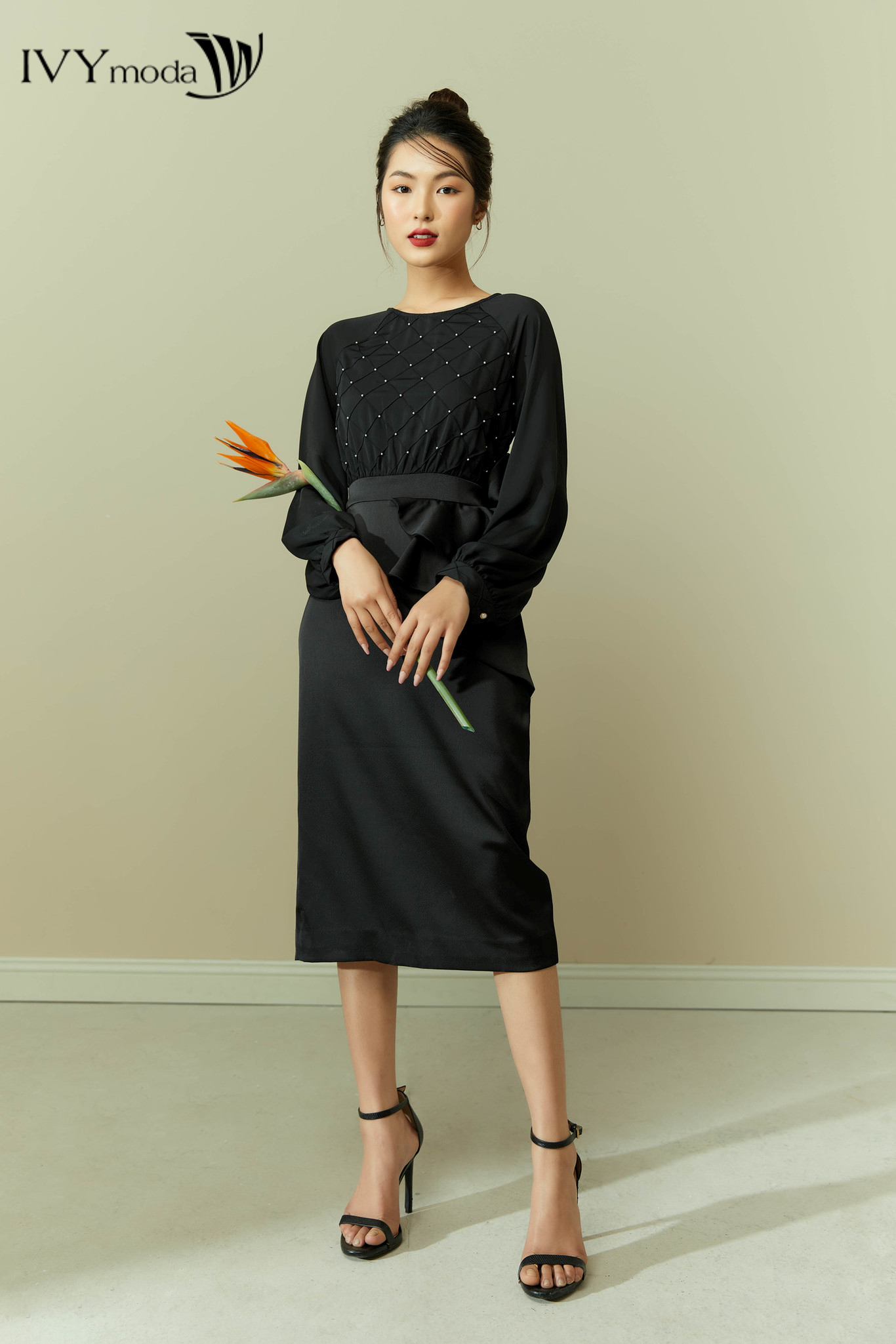 Đầm ôm đính ngọc IVY moda MS 48M5962