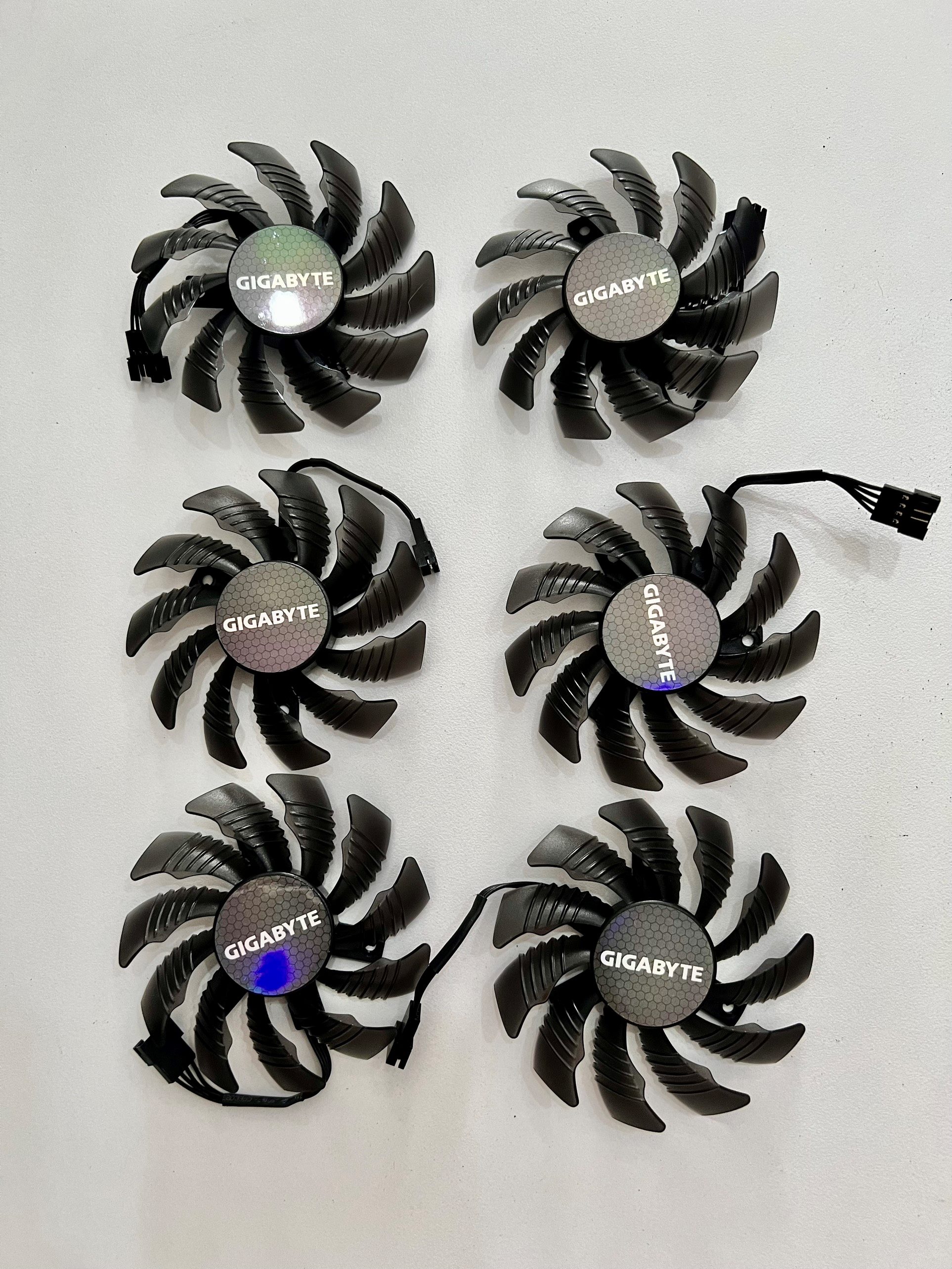 Quạt tản nhiệt Zin Gigabyte 3 fan 75mm