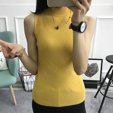 Áo len cổ lọ sát nách