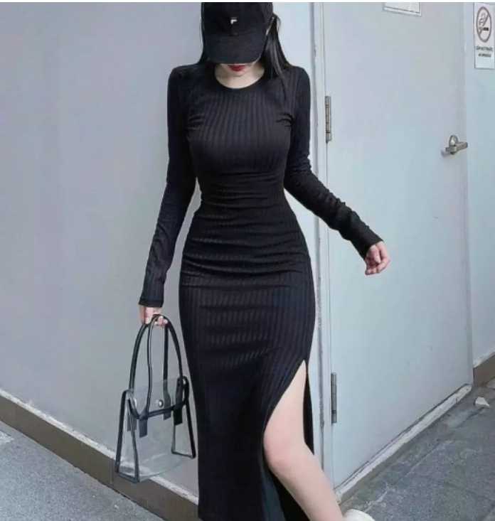 Đầm body tay dài cổ tròn xẻ đùi cực xinh