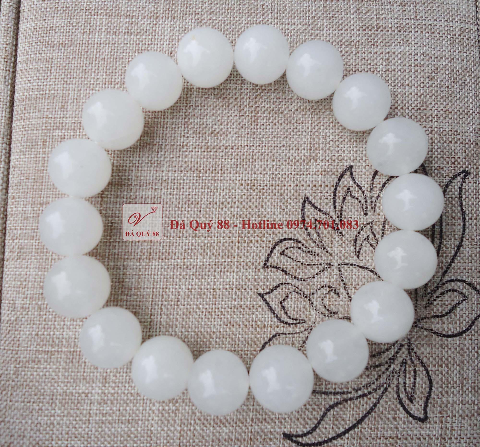 Vòng phong thủy mệnh thủy, kim đá thạch anh trắng tự nhiên 10mm