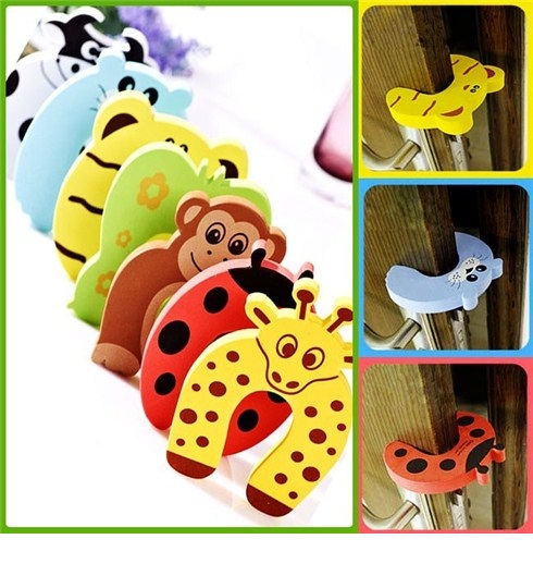 Miếng chặn cửa bằng xốp hình thú