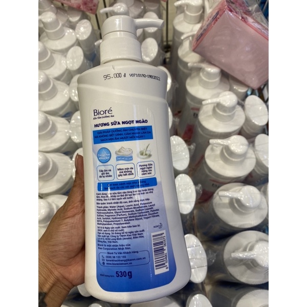Sữa Tắm Mịn Da Biore 530g