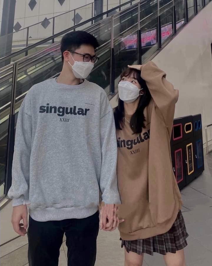 ÁO nỉ sweater in chữ SINGULAR ( trọng lượng từ 40kg đến 70kg )
