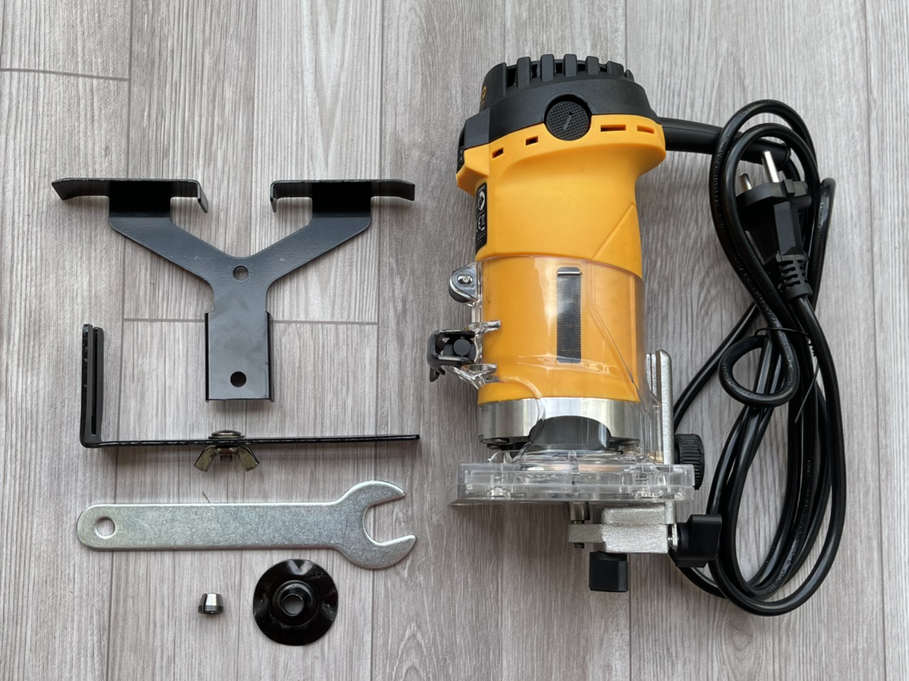 Máy phay gỗ INGCO 500W PLM5002