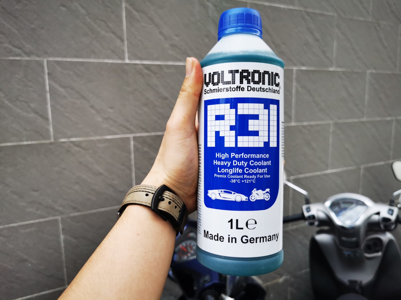 [HCM]Nước Làm Mát Máy Voltronic R31 Pha Sẵn 1L 121 độ sôi