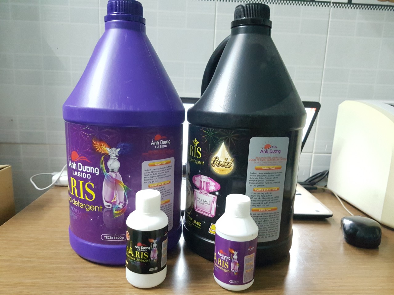 [HCM]Set 4 chai nước giặt Paris 3.6 lít đủ mùi (tặng kèm 4 chai nhỏ 100ml)