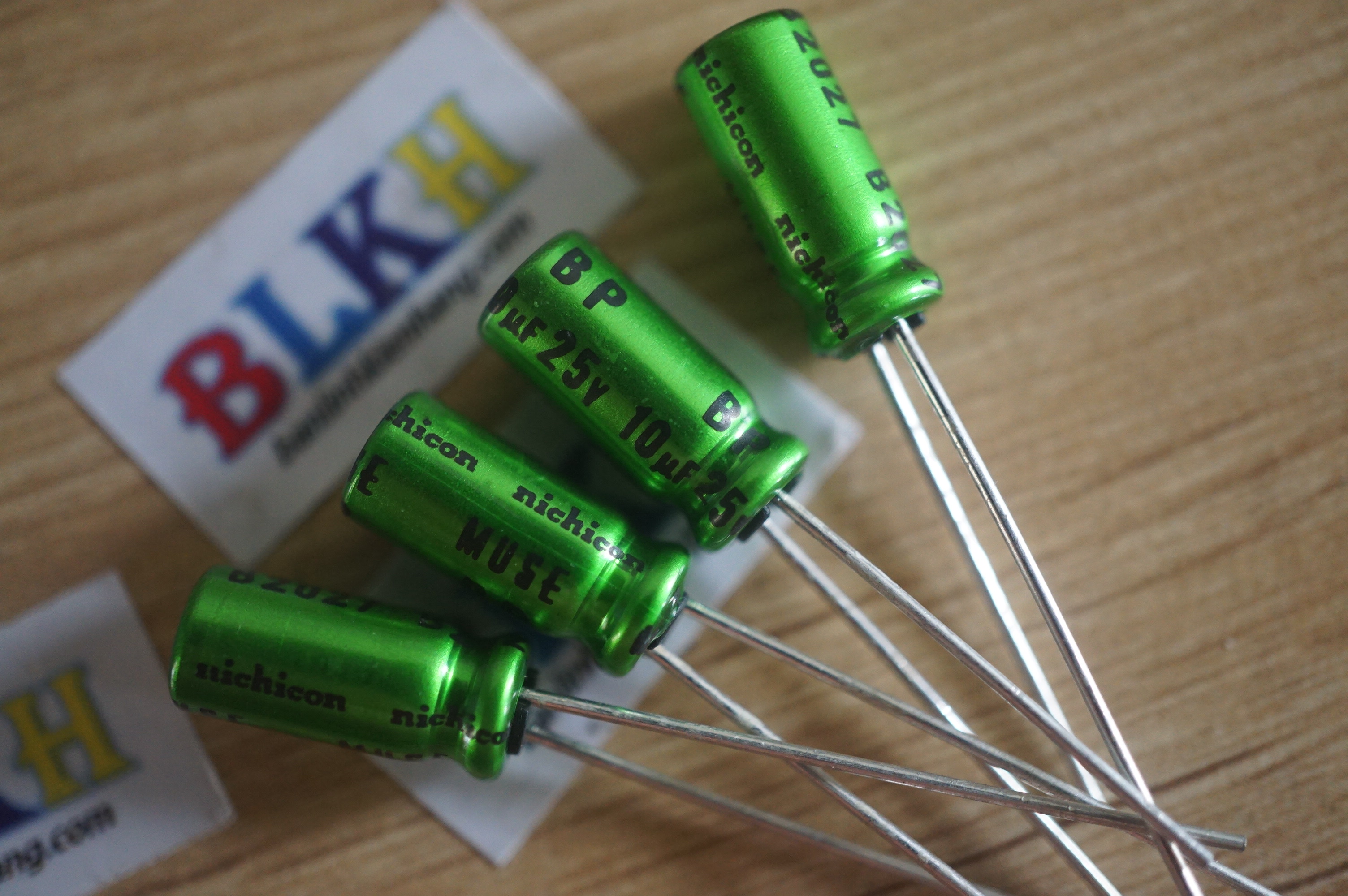 3 Tụ âm thanh HIFI không phân cực 25V 10uF 5x11 85 độ chính hãng Nichicon MUSE BP Nhật Bản