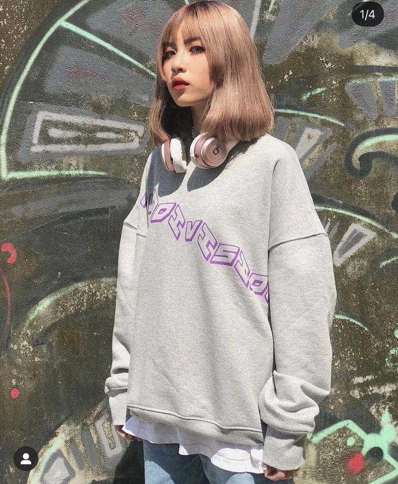 Áo nỉ sweater màu xám in chữ kiểu (trọng lượng từ 40kg đến 65kg )