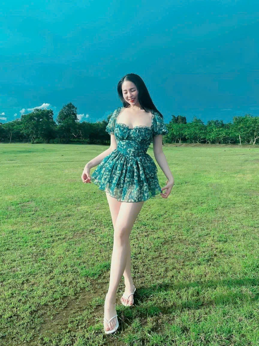 Đầm siêu HOT áo cổ vuông tay ngắn bồng phối voan xếp tầng xinh xắn, Đầm nữ siêu HOT hoa nhí phối voan xếp tầng ngắn tay dễ thương, Đầm nàng thơ chất hoa nhí ngắn tay cổ vuông xếp tầng vintage TH