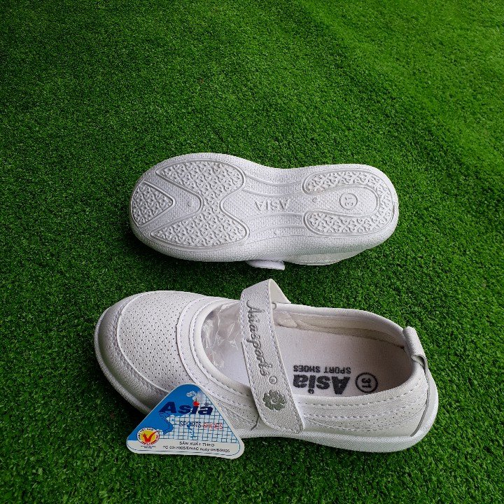 Girls' Shoes for School and Play with Embroidered Straps in Pu Leather