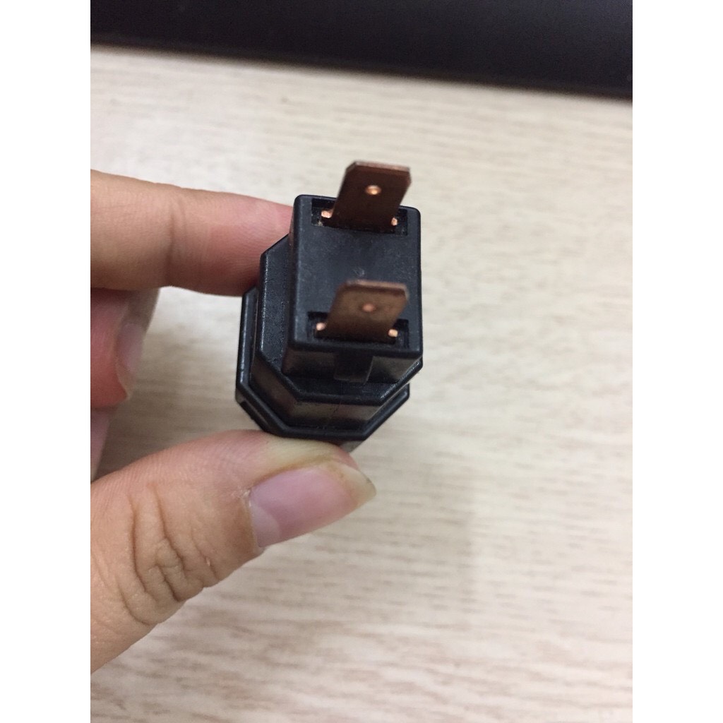 Công tắc báo đèn phanh Chery QQ3/Daewoo Matiz 1,2