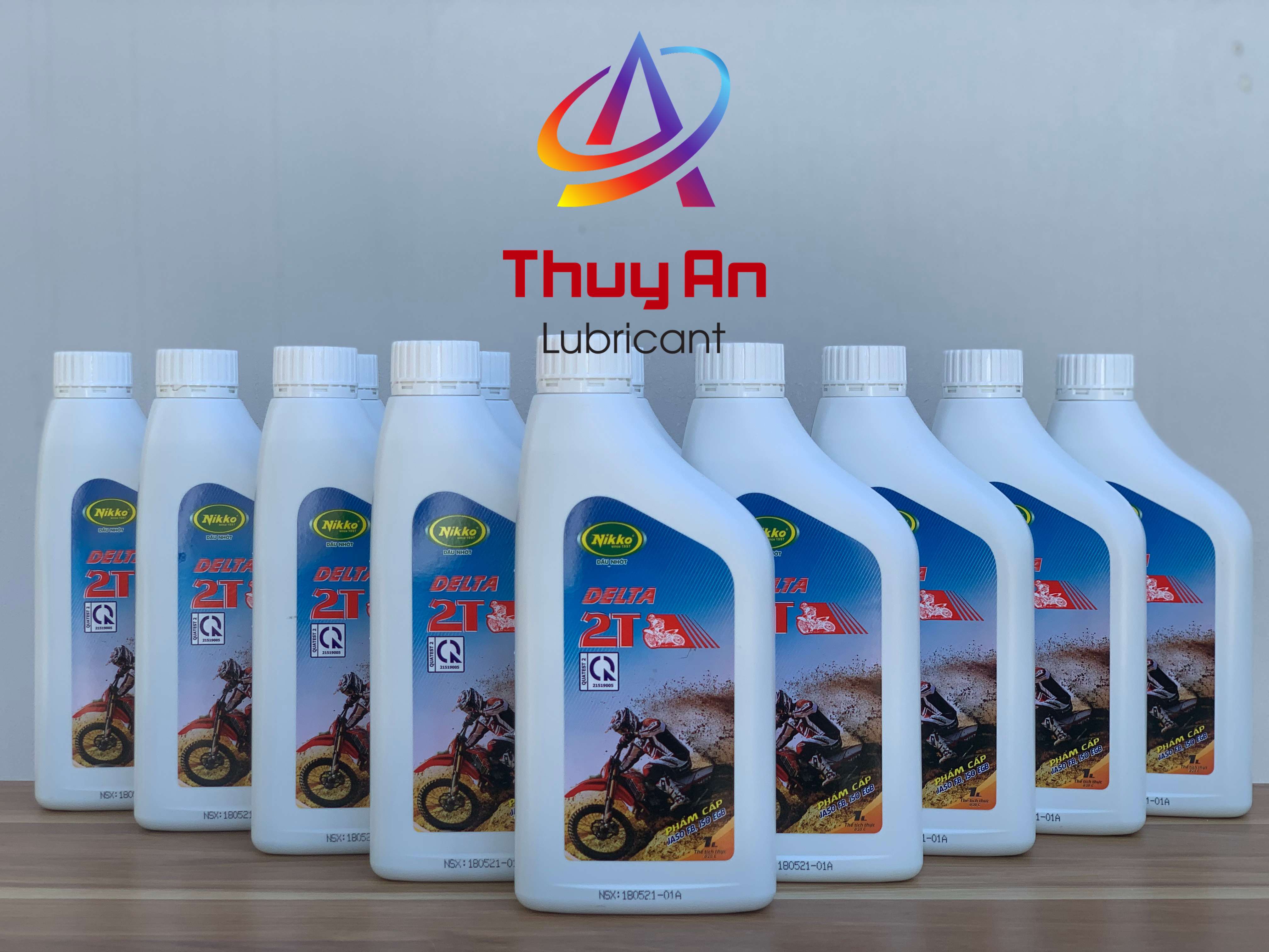 Thùng 24 bình nhớt xe máy 2 Thì Nikko Delta 2T